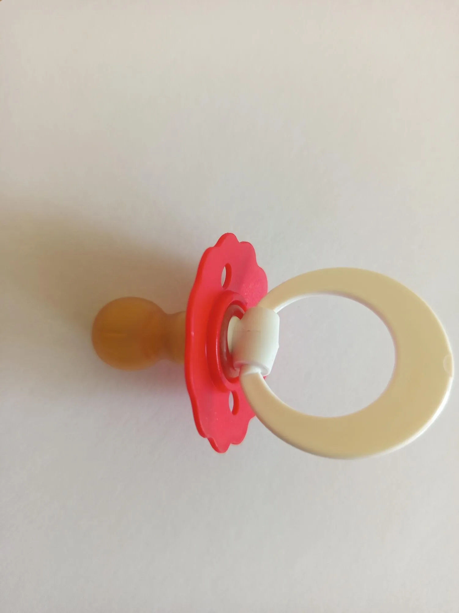 Latex cumi - kerek - Prima Baby Flóra 1 db különböző színben